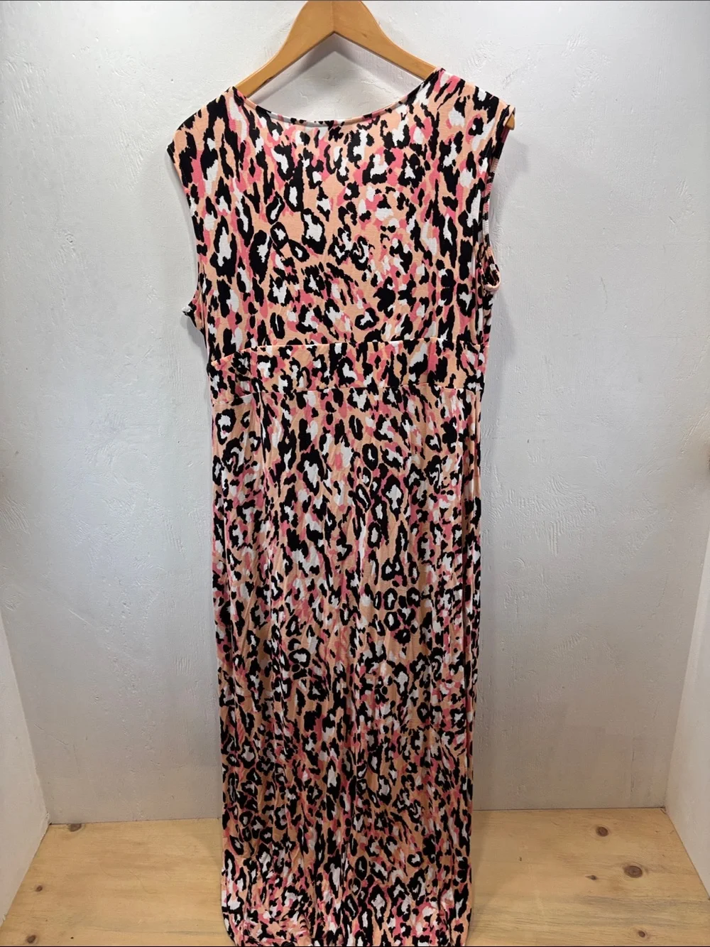 Sleeveless Pink & Black Leopard Print V-Neck Relaxed Fit Maxi Dress - Picture 6 of 6